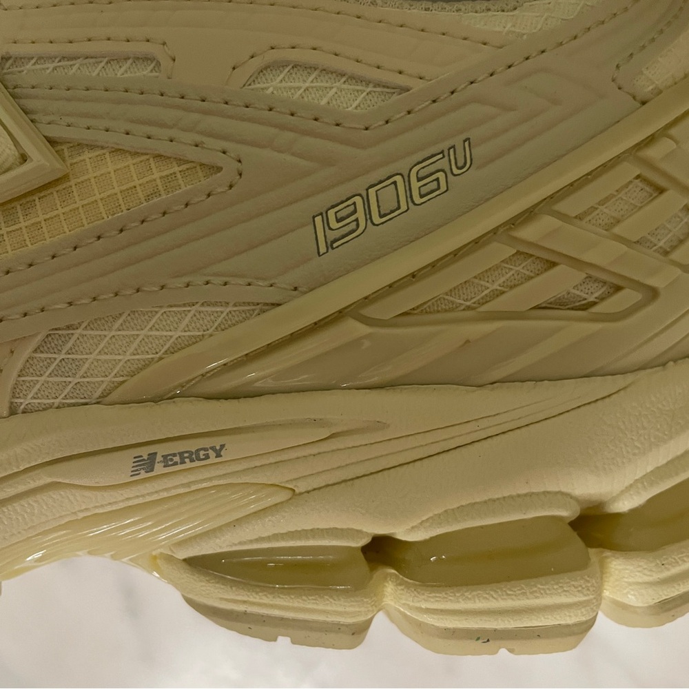 New Balance 1906U Cream Unisex Sneakers. 39.5. New Without Box. - Picture 10 of 13